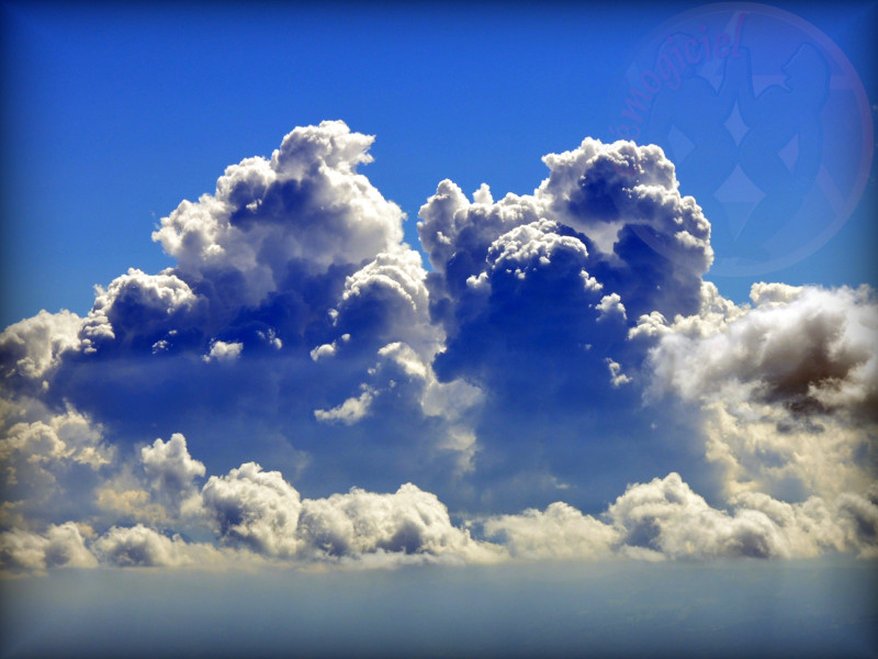 Nuages menace